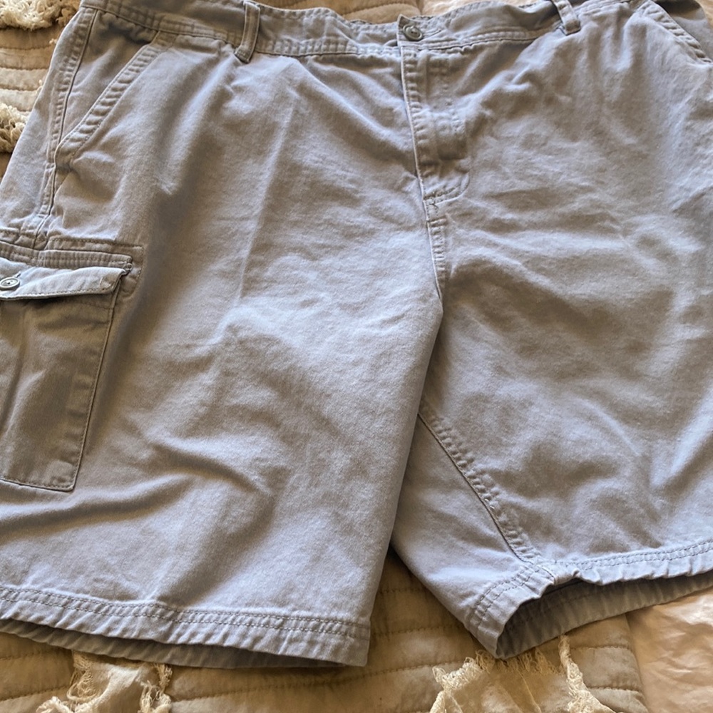 Northwest Territory soft grey cargo shorts 42
